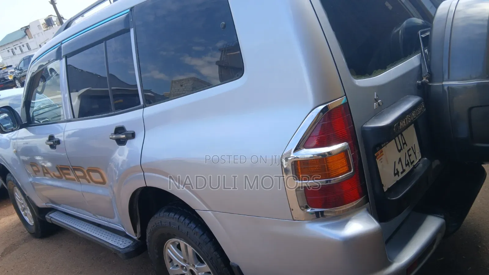 Mitsubishi Pajero 2004
