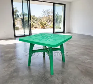 4 Standz Plastic Table Plastic Table