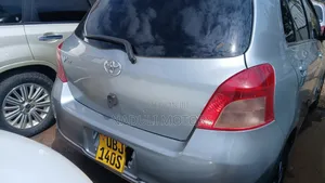 Toyota Vitz 2003 Silver