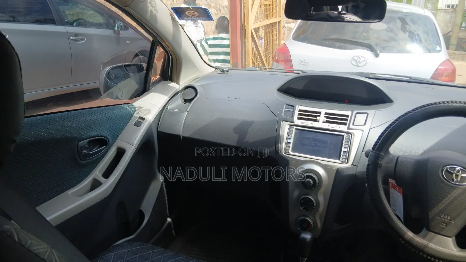 Toyota Vitz 2003 Silver