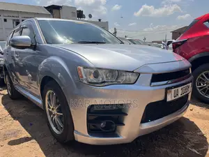Mitsubishi Outlander 2012 Silver