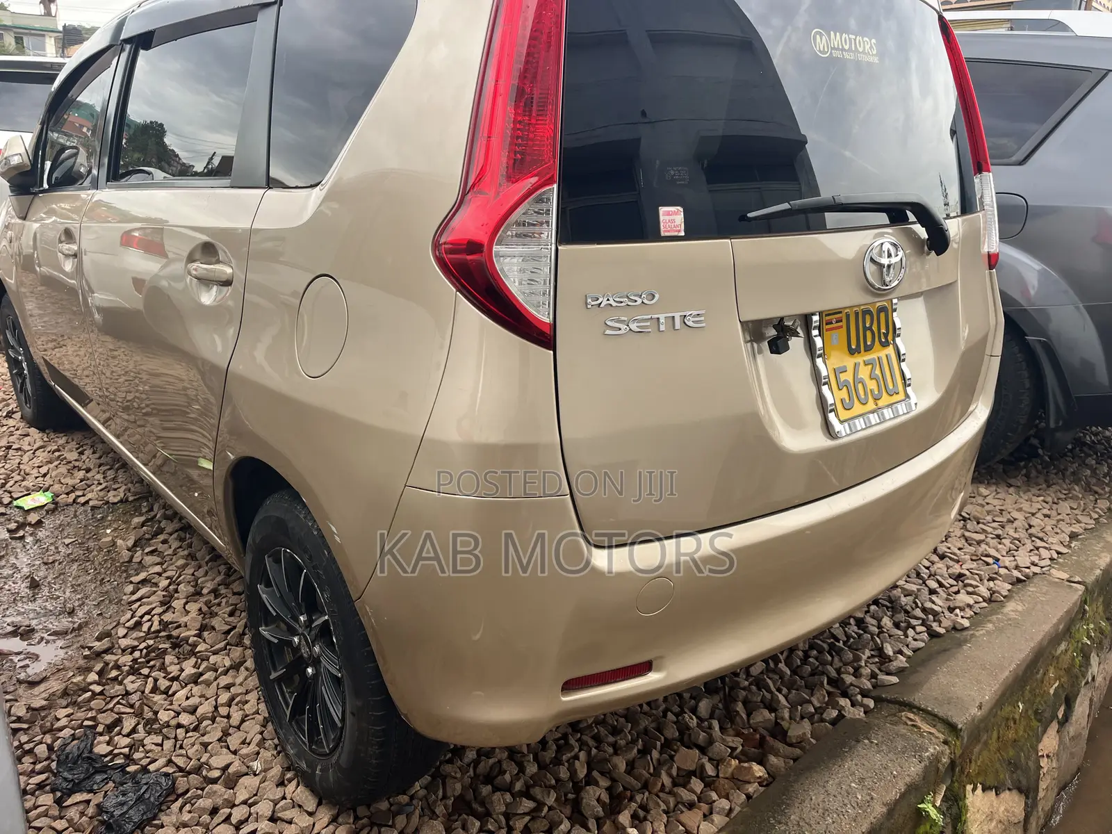 Toyota Passo Sette 1.5 AWD 2010 Gold