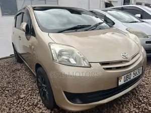 Toyota Passo Sette 1.5 AWD 2010 Gold