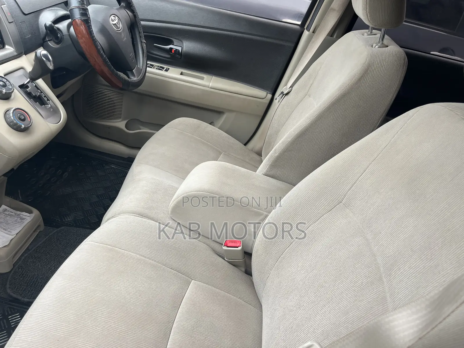 Toyota Passo Sette 1.5 AWD 2010 Gold