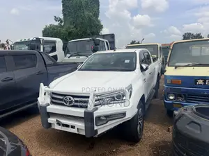 Toyota Hilux Revo Double Cab Deisel 2.8 AWD 2017 White