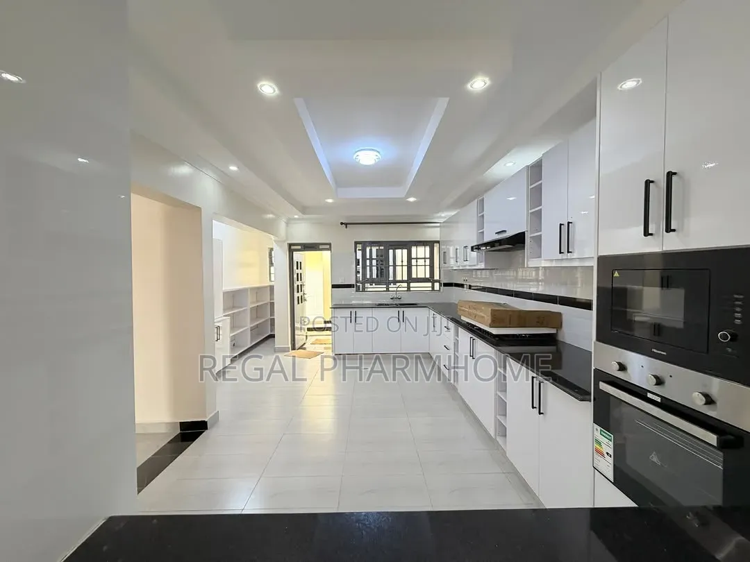 4bdrm Bungalow in Kira, Central Division for sale