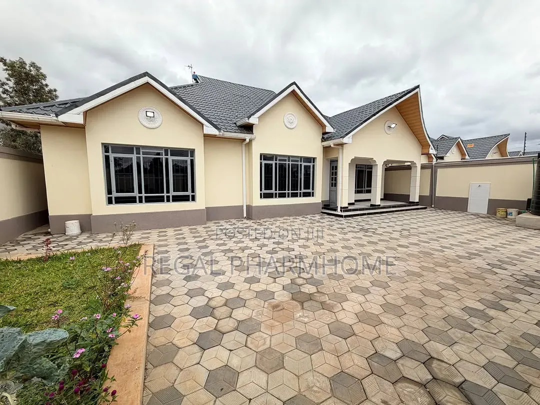4bdrm Bungalow in Kira, Central Division for sale