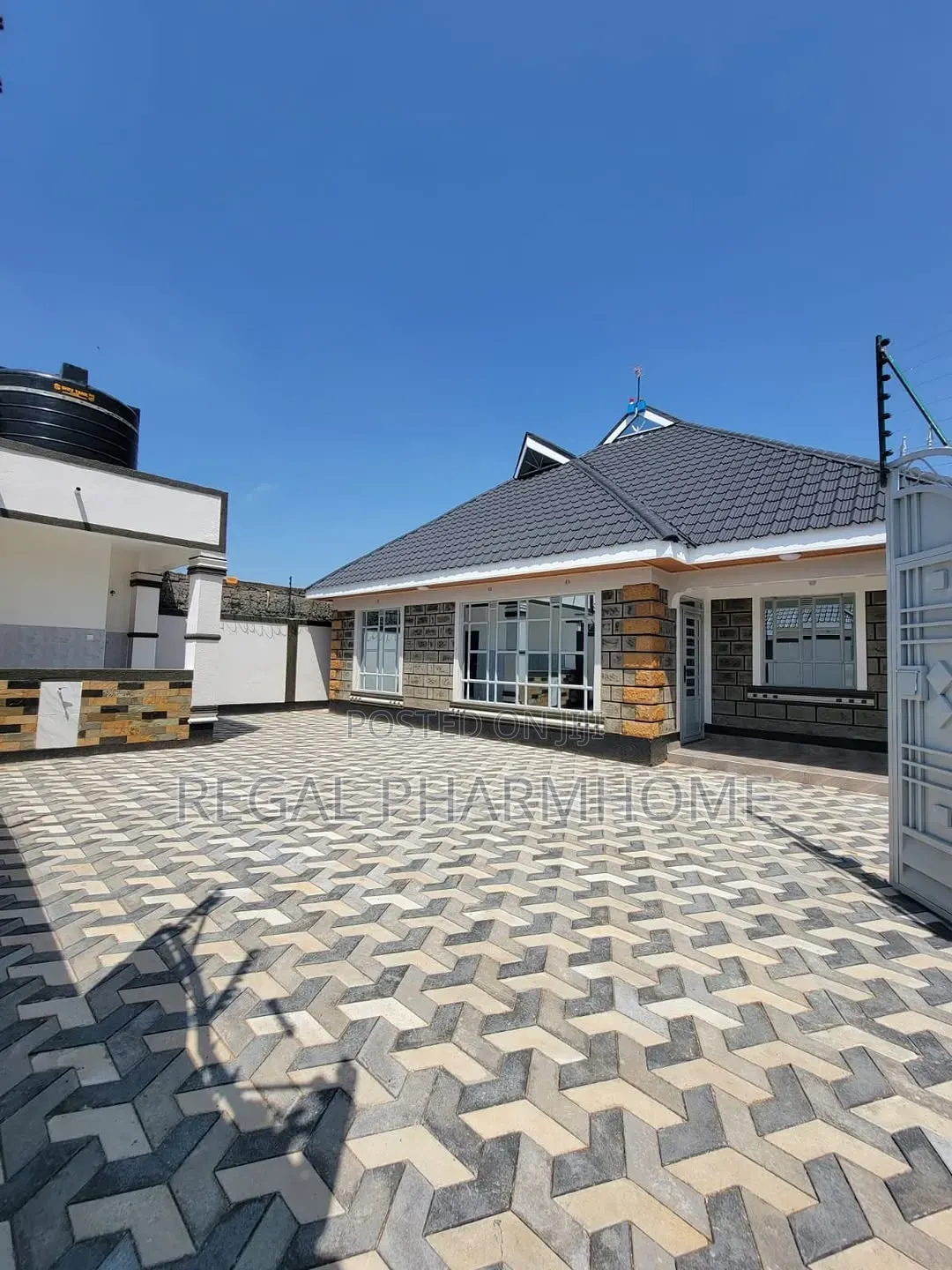 4bdrm Bungalow in Kira Sonde, Central Division for sale