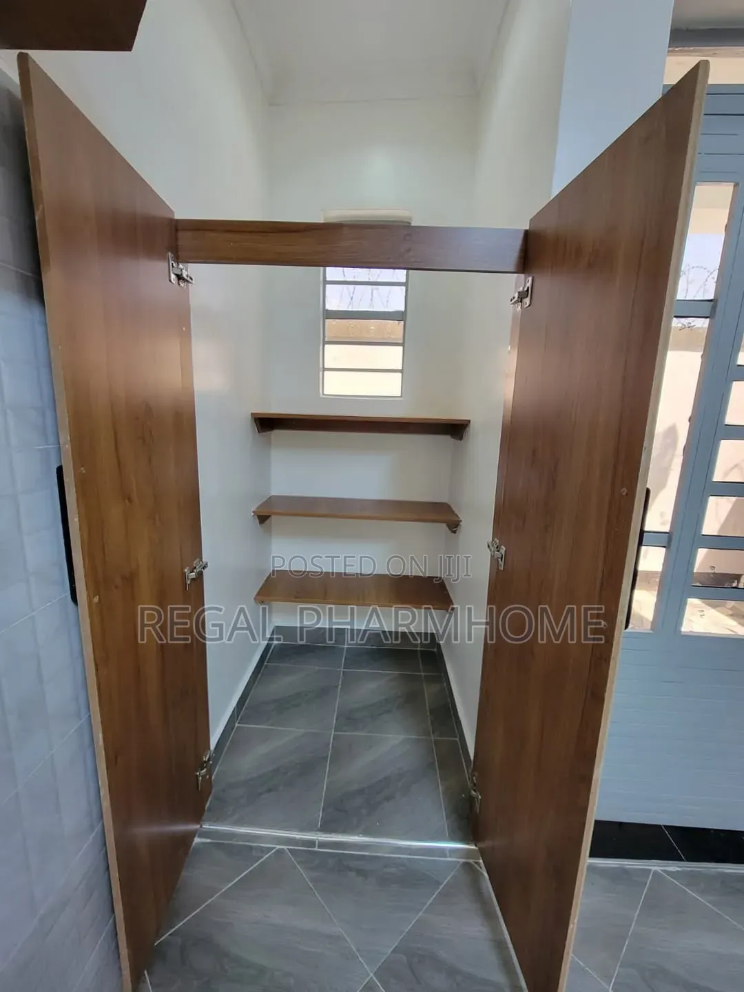 4bdrm Bungalow in Kira Sonde, Central Division for sale