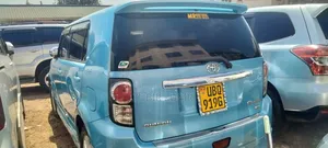 Toyota Corolla Rumion 2011 Blue