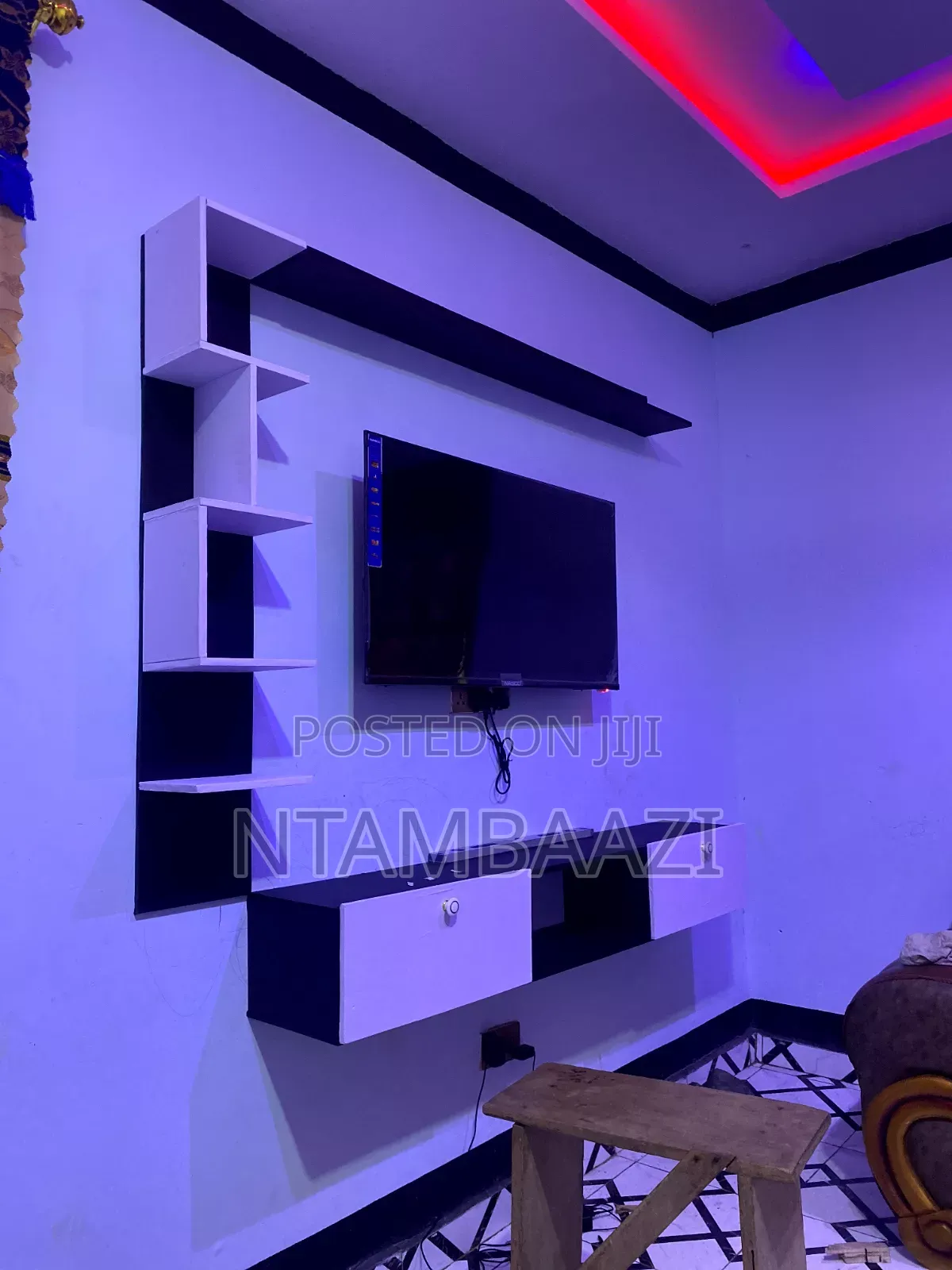 Wallmount Stand