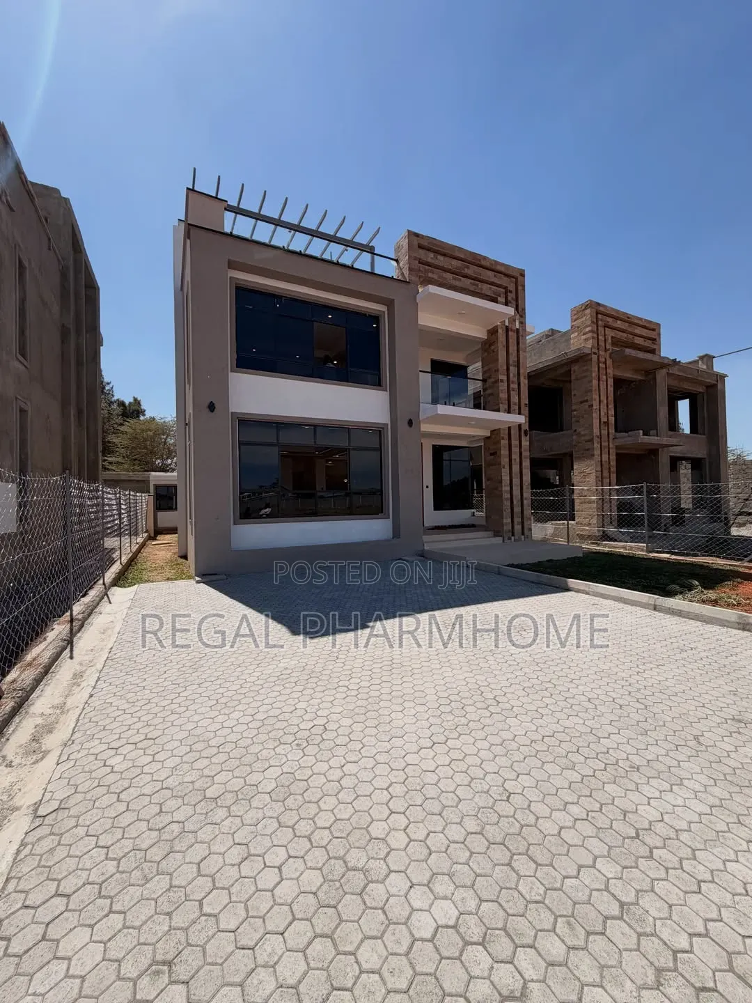 4bdrm Duplex in Kungu, Central Division for sale
