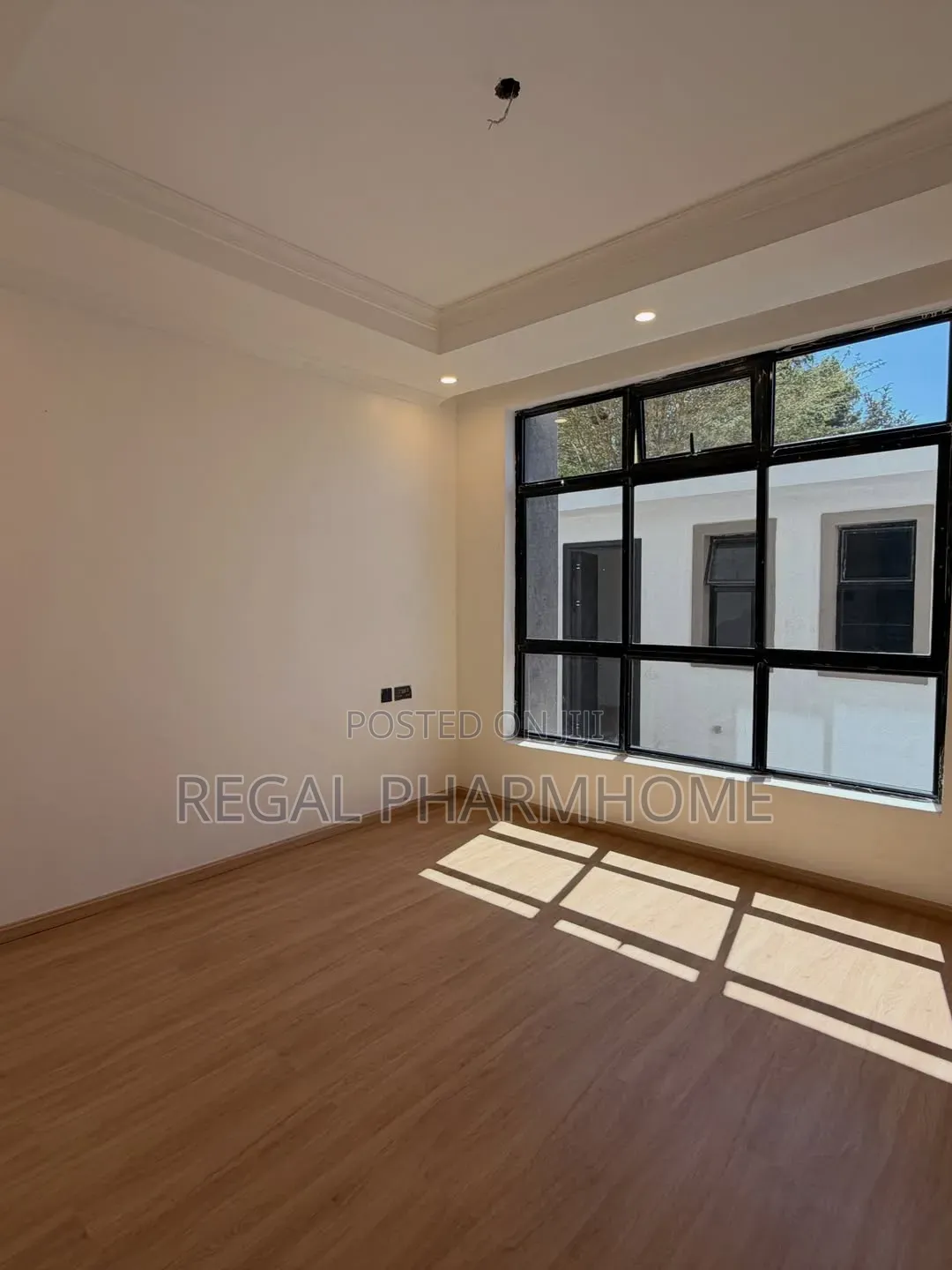 4bdrm Duplex in Kungu, Central Division for sale