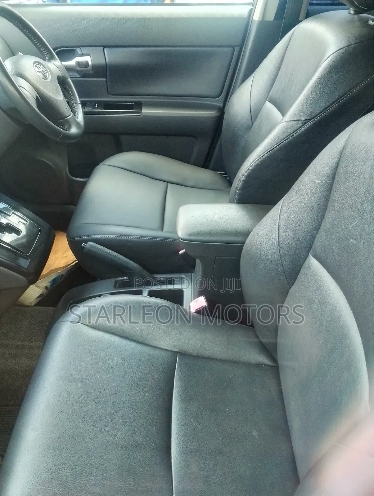 Toyota Corolla Rumion 2013 Silver