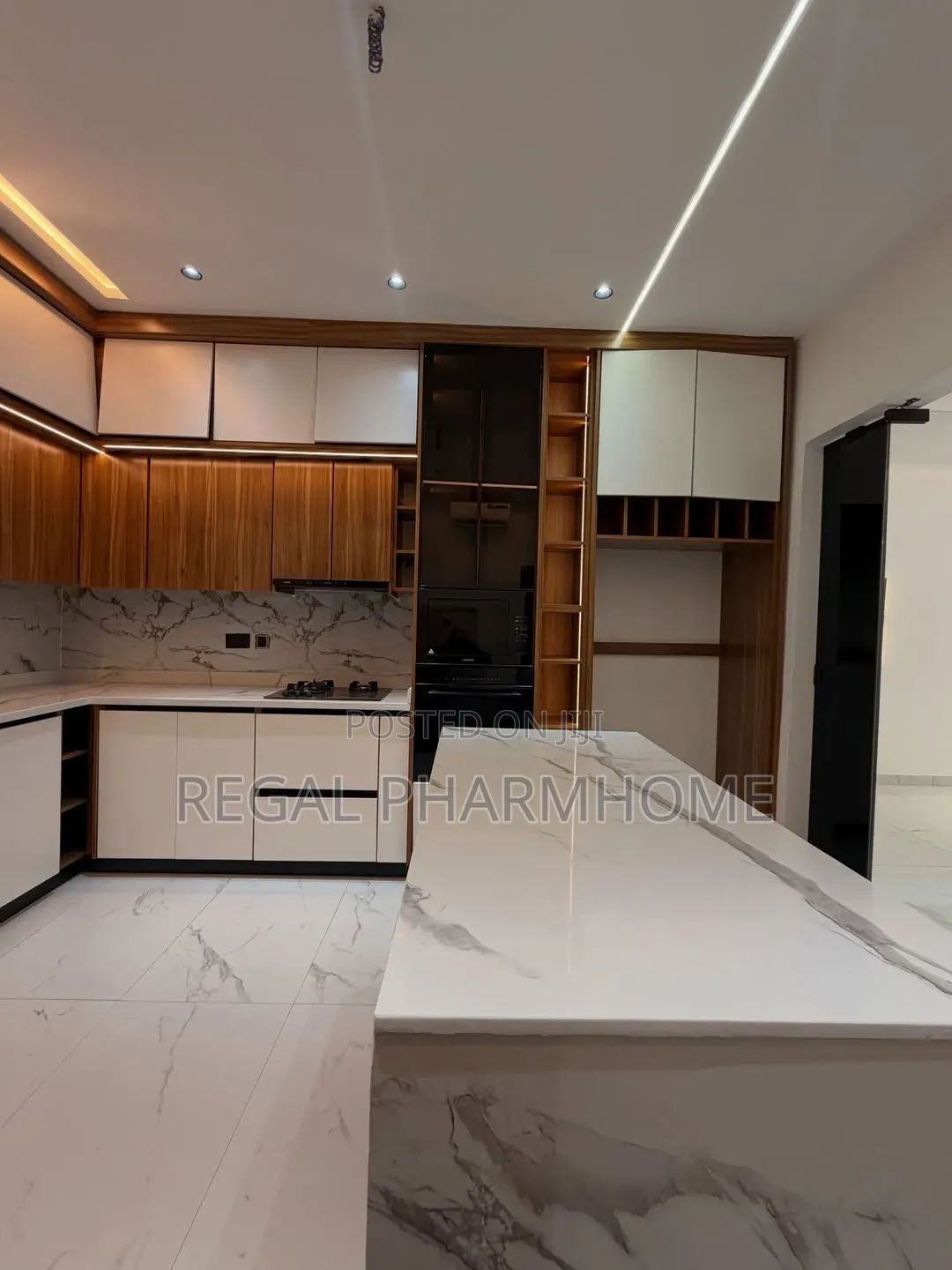 4bdrm Bungalow in Kira Mulawa, Central Division for sale