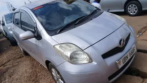 Toyota Vitz 2005 Silver