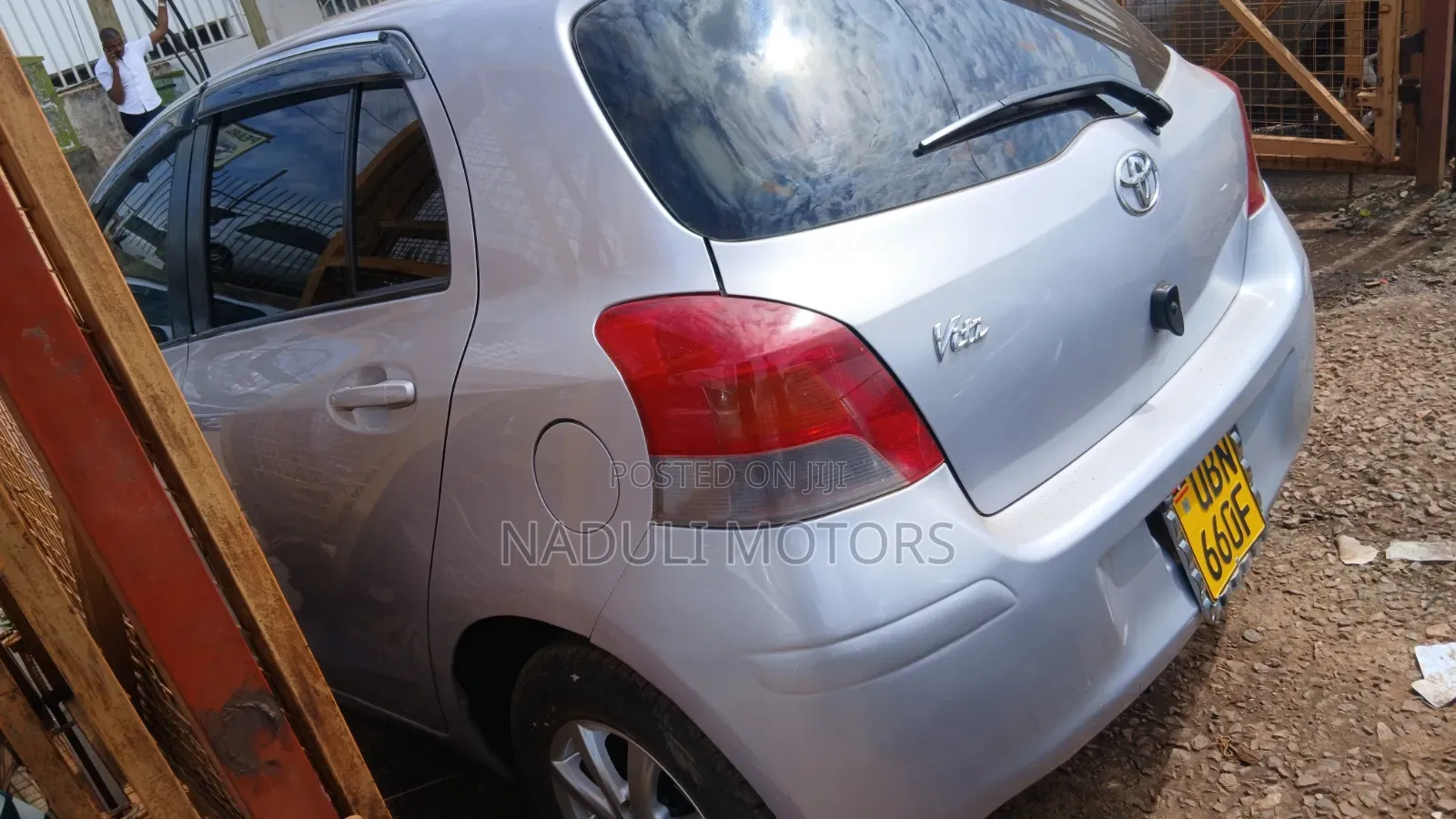 Toyota Vitz 2005 Silver