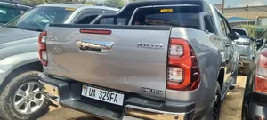 Toyota Hilux 2020 Silver