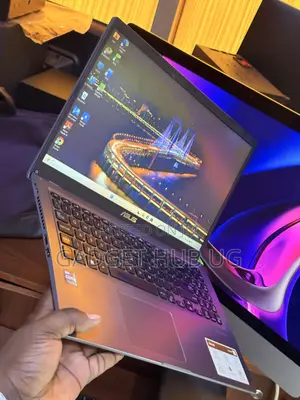 Laptop Asus VivoBook 15 X505BA 8GB Intel Core i7 SSD 512GB