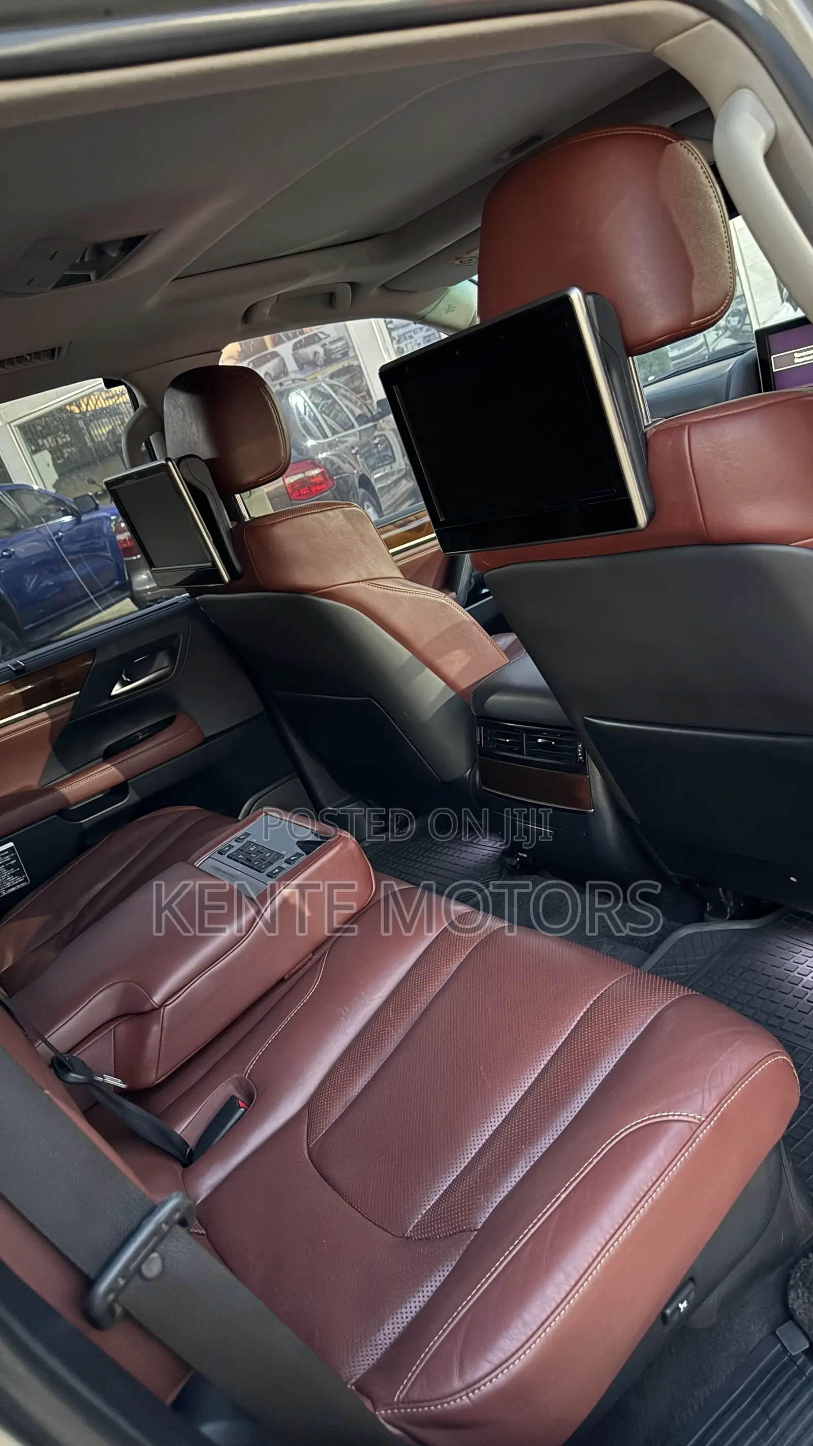 Lexus LX 570 (5 seats) AWD 2018