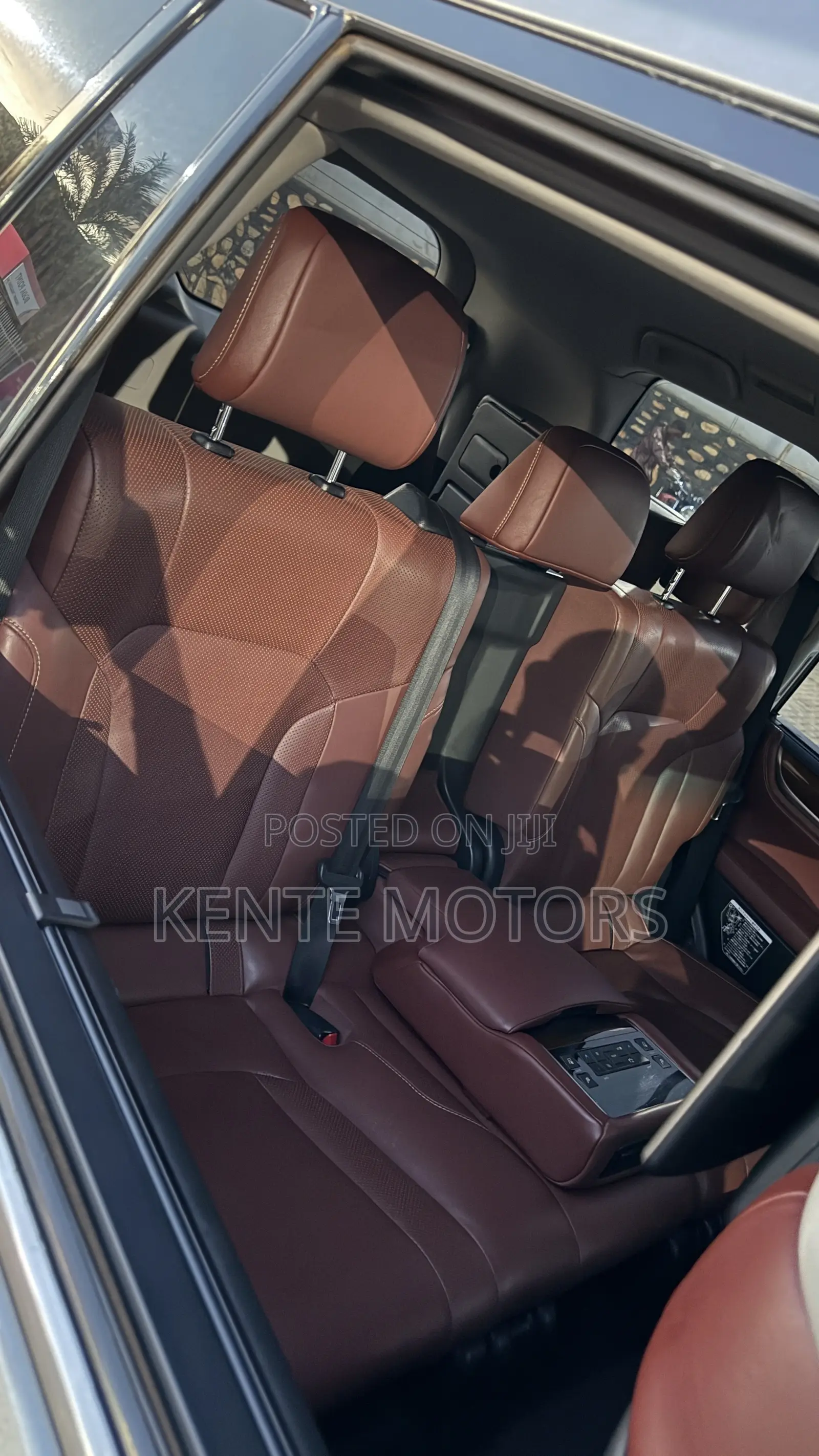 Lexus LX 570 (5 seats) AWD 2018