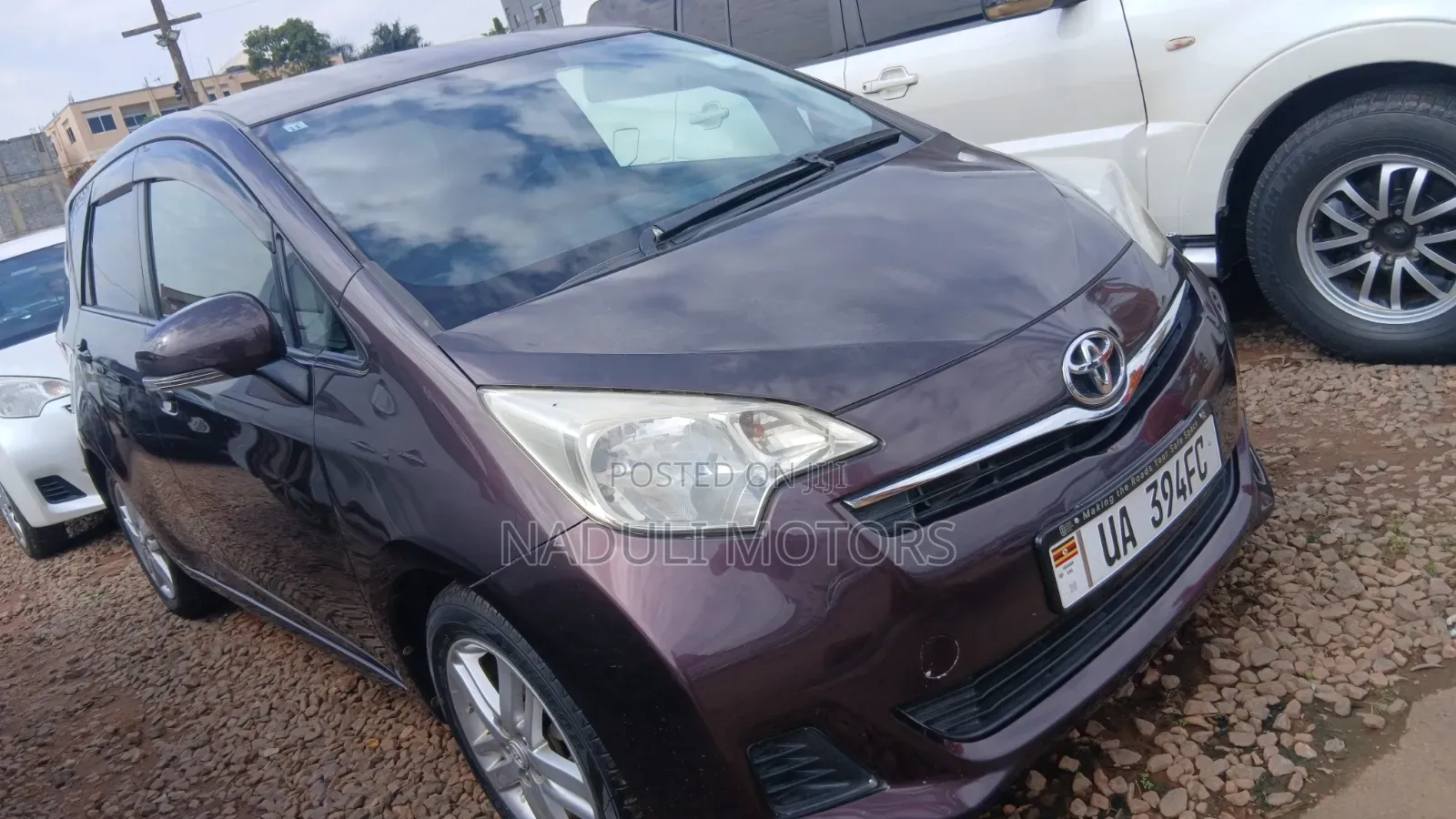 Toyota Ractis 2013