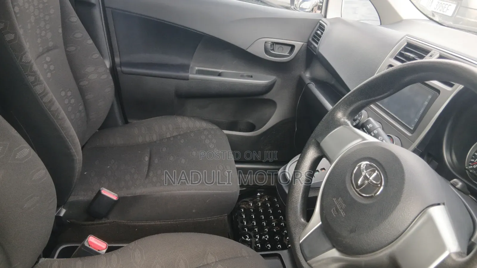Toyota Ractis 2013