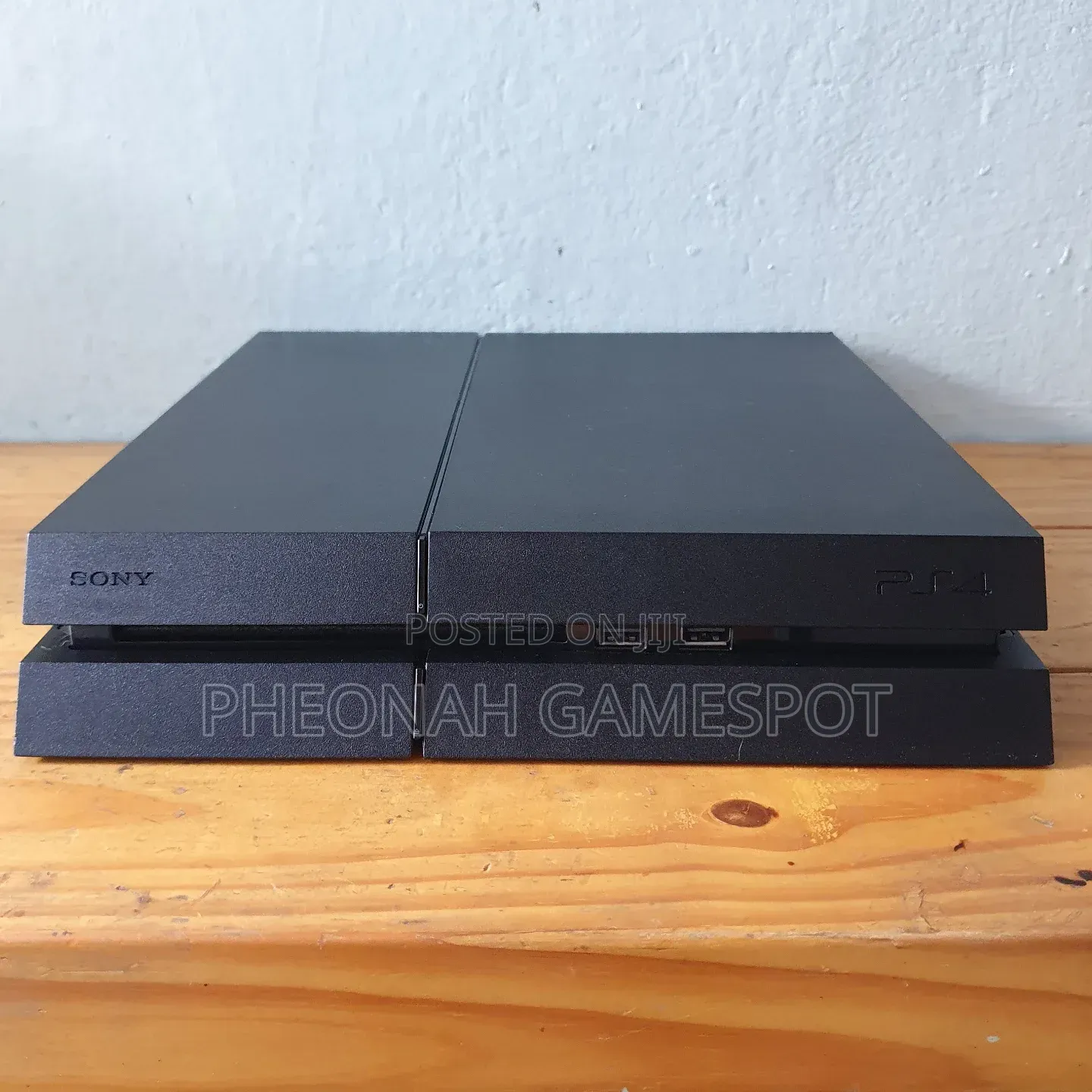 PS4 Standard Console: Your House Becomes Everyone's Weekend Plan 