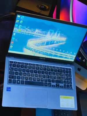 Laptop Asus VivoBook 15 X505BA 16GB Intel Core i7 SSD 512GB