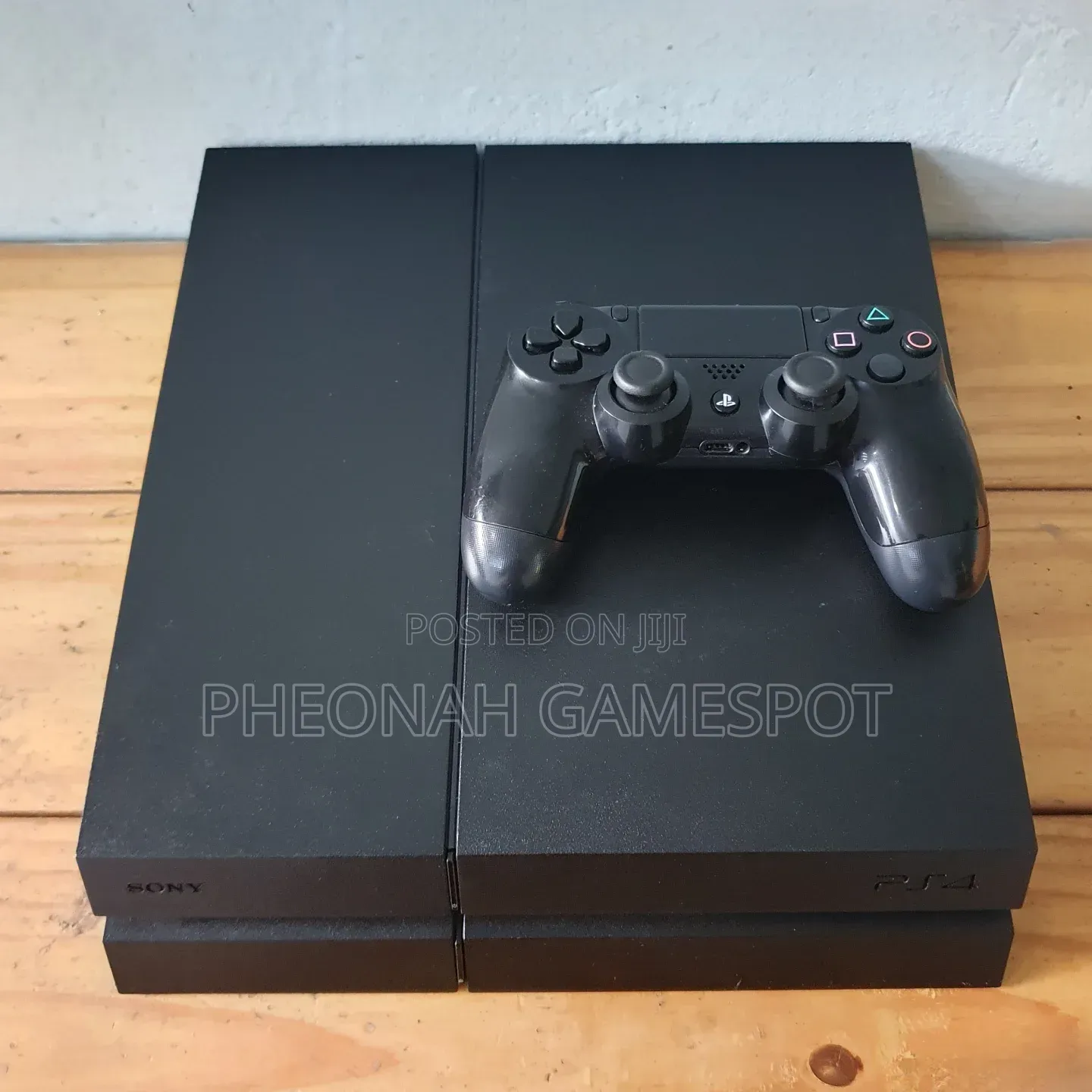 PS4 Standard Console: Your House Becomes the New Gaming Empire 