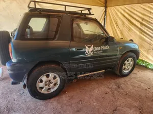 Toyota RAV4 Base FWD 1997 Blue