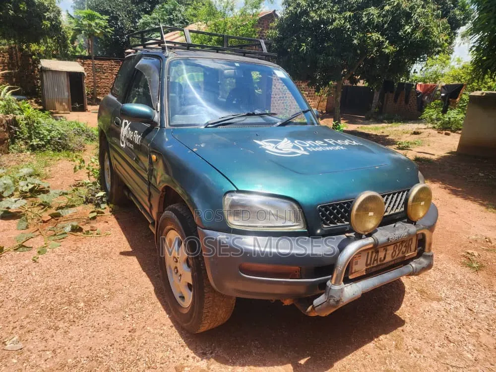 Toyota RAV4 Base FWD 1997 Blue