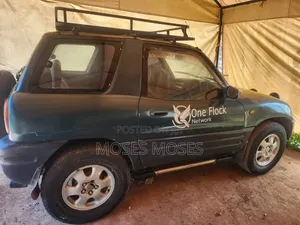 Toyota RAV4 Base FWD 1997 Blue