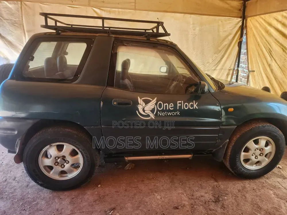 Toyota RAV4 Base FWD 1997 Blue