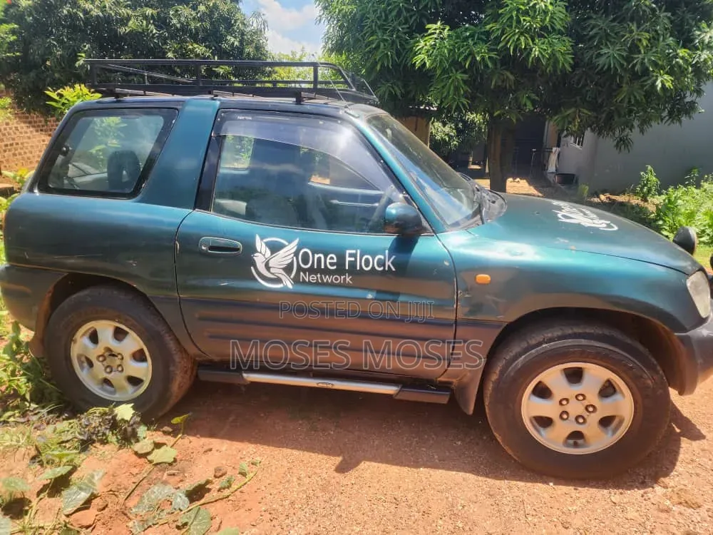Toyota RAV4 Base FWD 1997 Blue