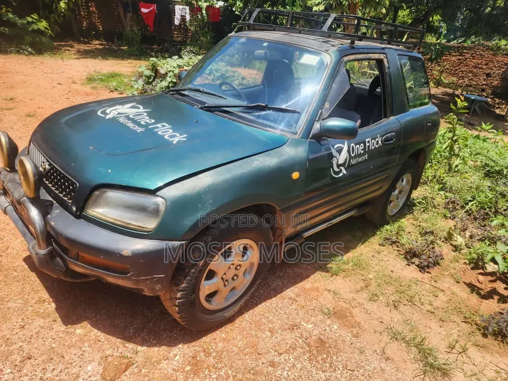 Toyota RAV4 Base FWD 1997 Blue