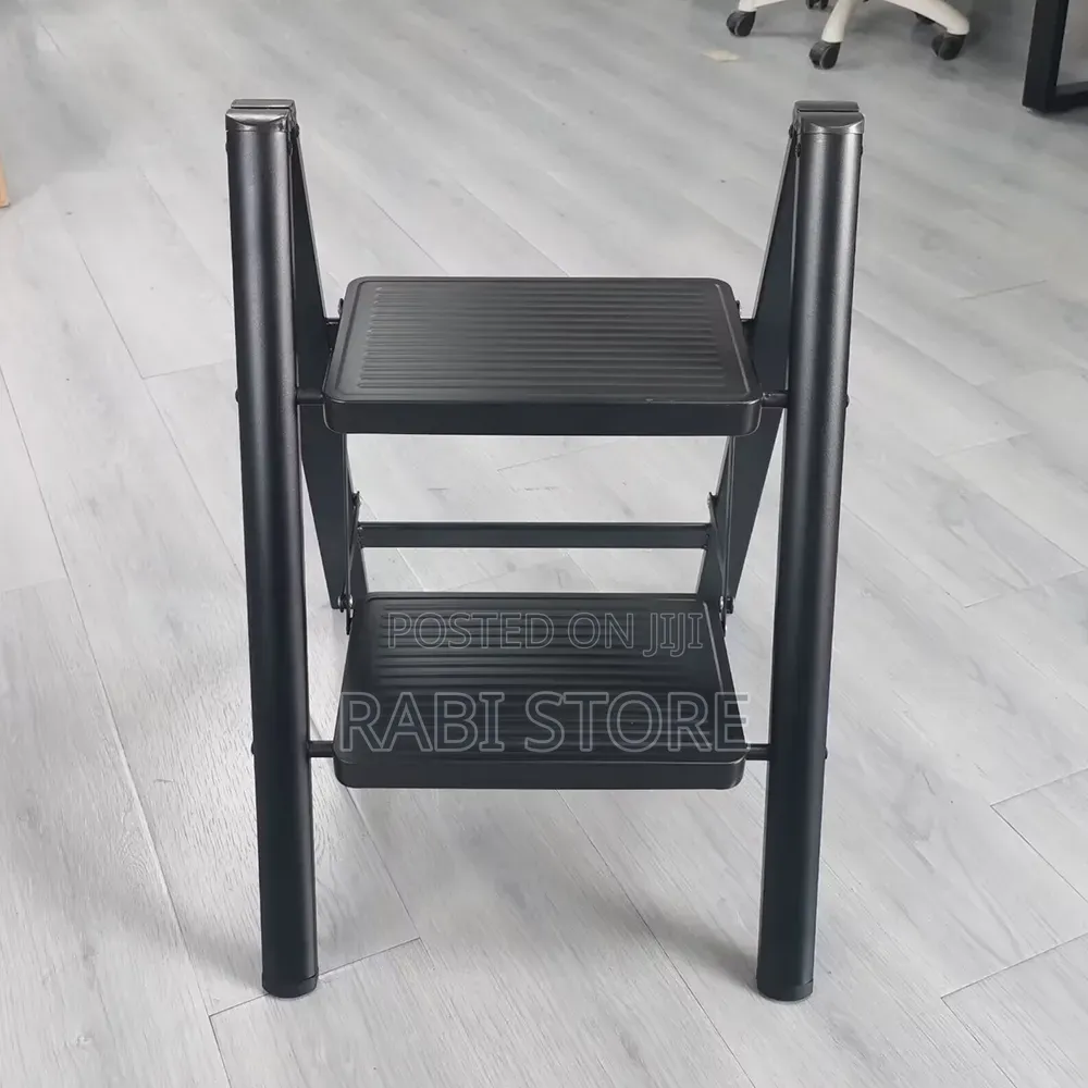 Vigar Folding Steel Step Ladder (2 Steps) in Air Lock