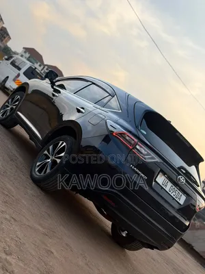 Toyota Harrier 2.0 2016 Black