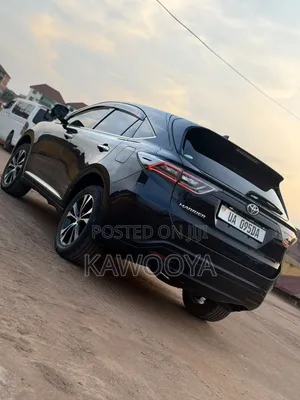 Toyota Harrier 2.0 2016 Black