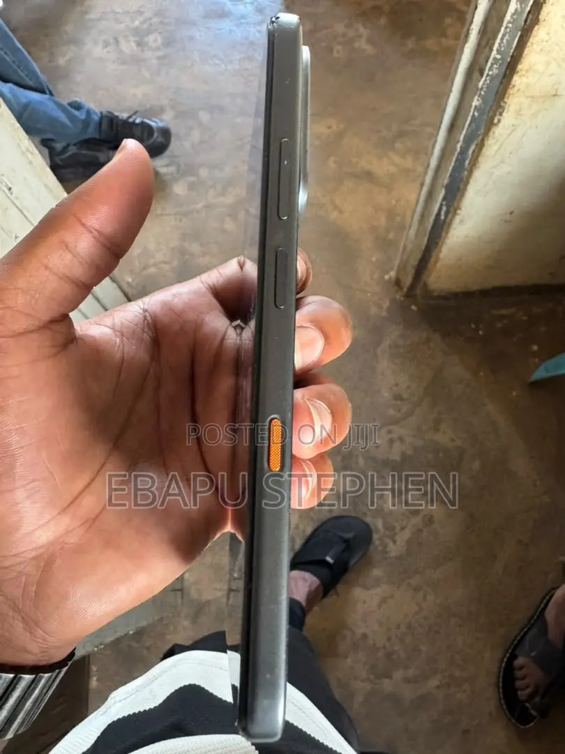 Infinix Hot 70 128 GB Gray