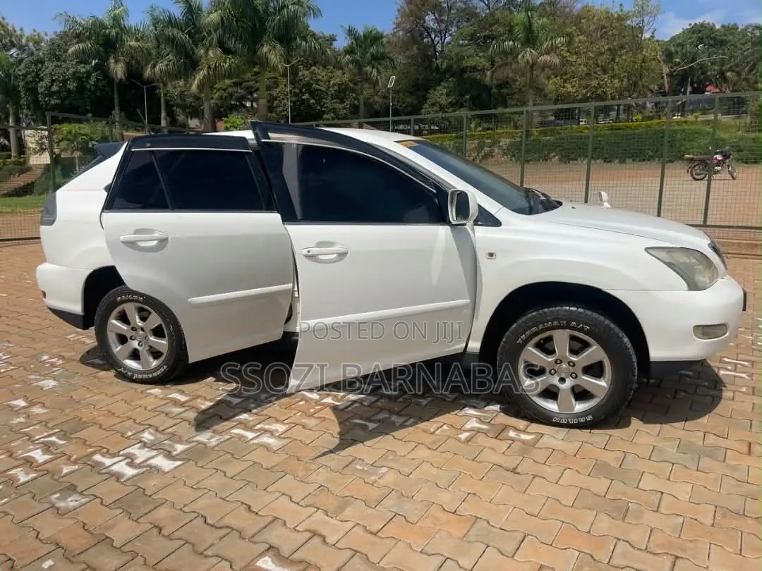 Toyota Harrier 2006 White