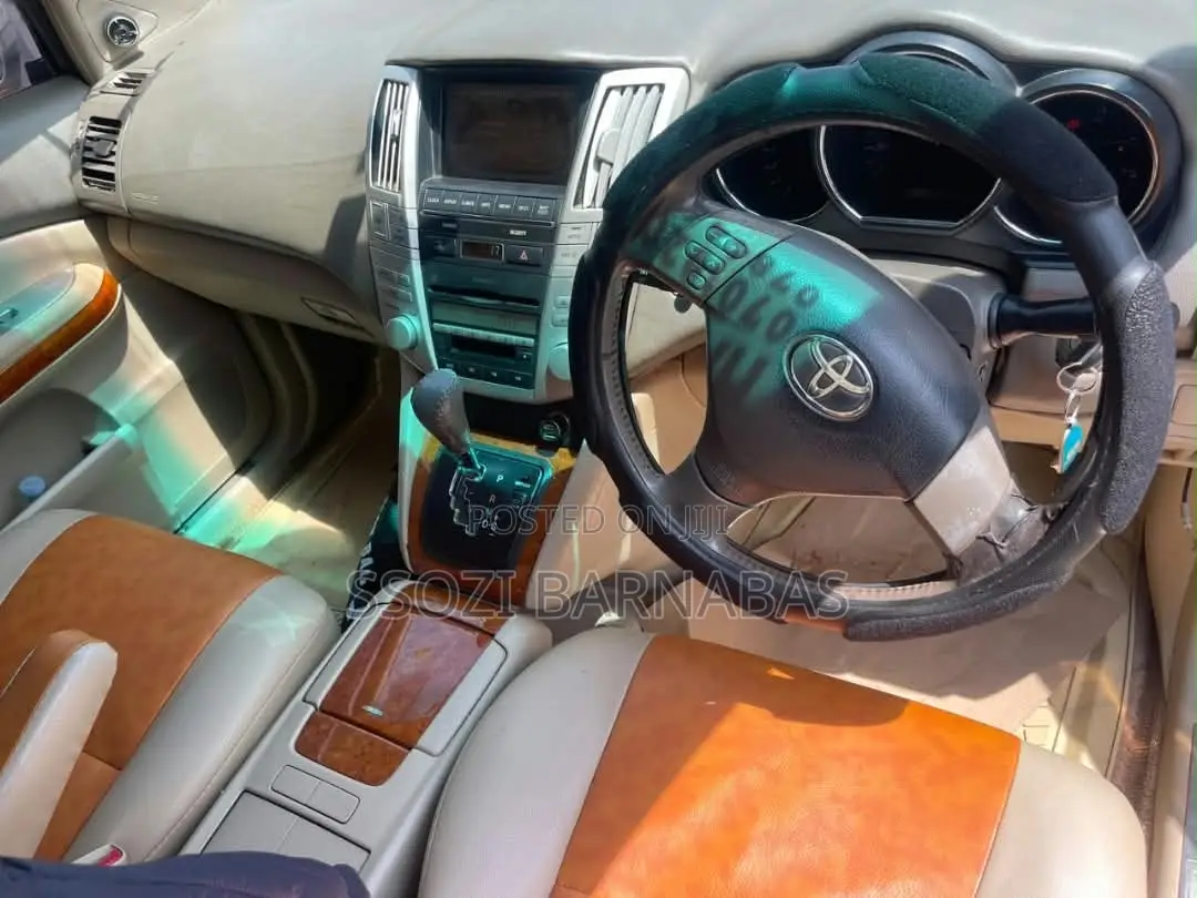 Toyota Harrier 2006 White
