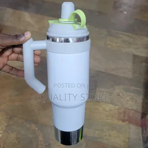 Vacuum Cup With Straw