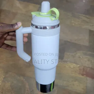 Vacuum Cup With Straw