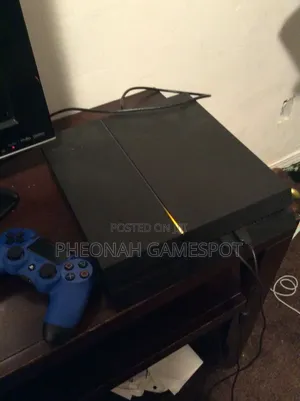 PS4 Standard Console: Your Controller Gets Celebrity Status  