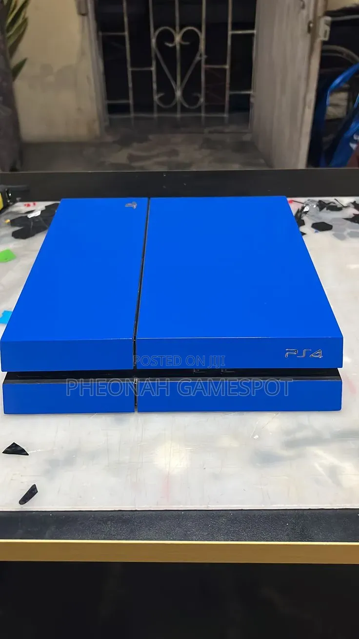 PS4 Standard Console: Even Aunties Ask "Who Is Winning?" 