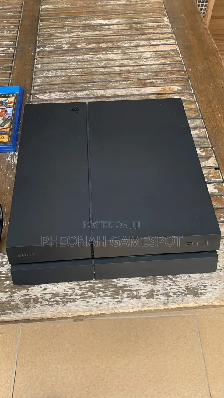 PS4 Standard Console: Your Home Gets Unlimited Entertainment  