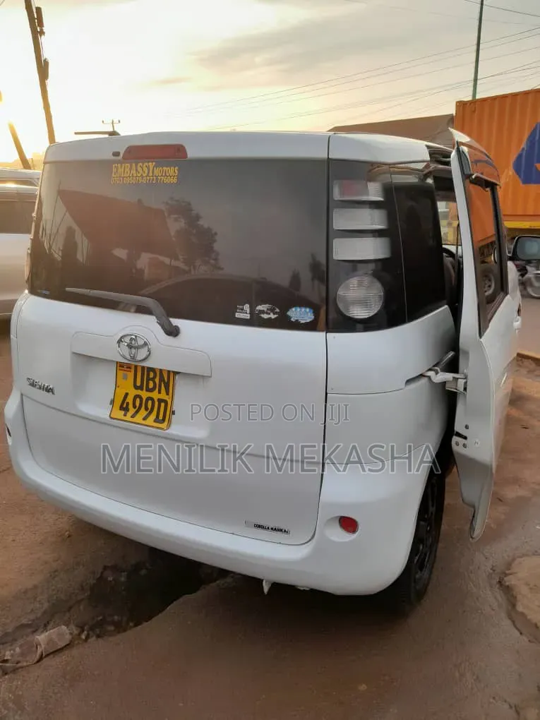Toyota Sienta 1.5 FWD 2008 White