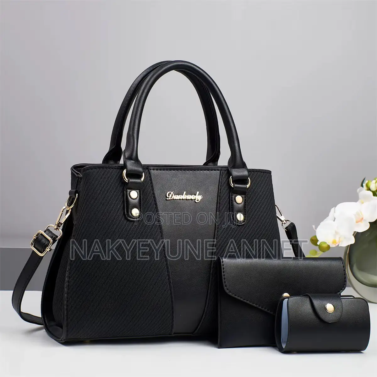Hand Bag for Multipurpose Use