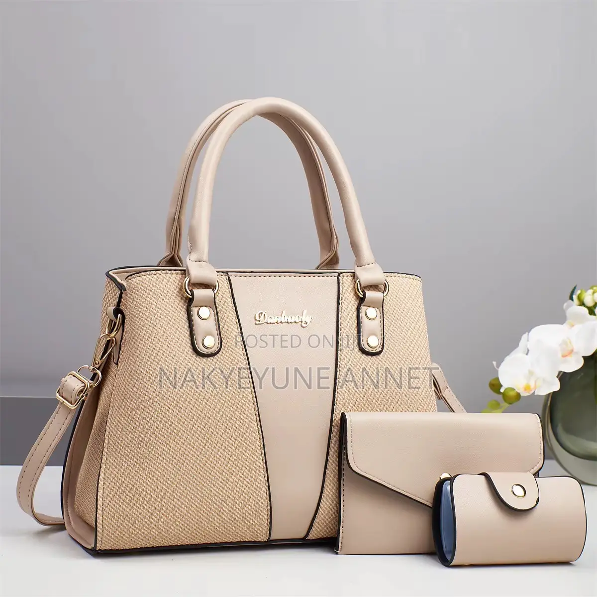 Hand Bag for Multipurpose Use